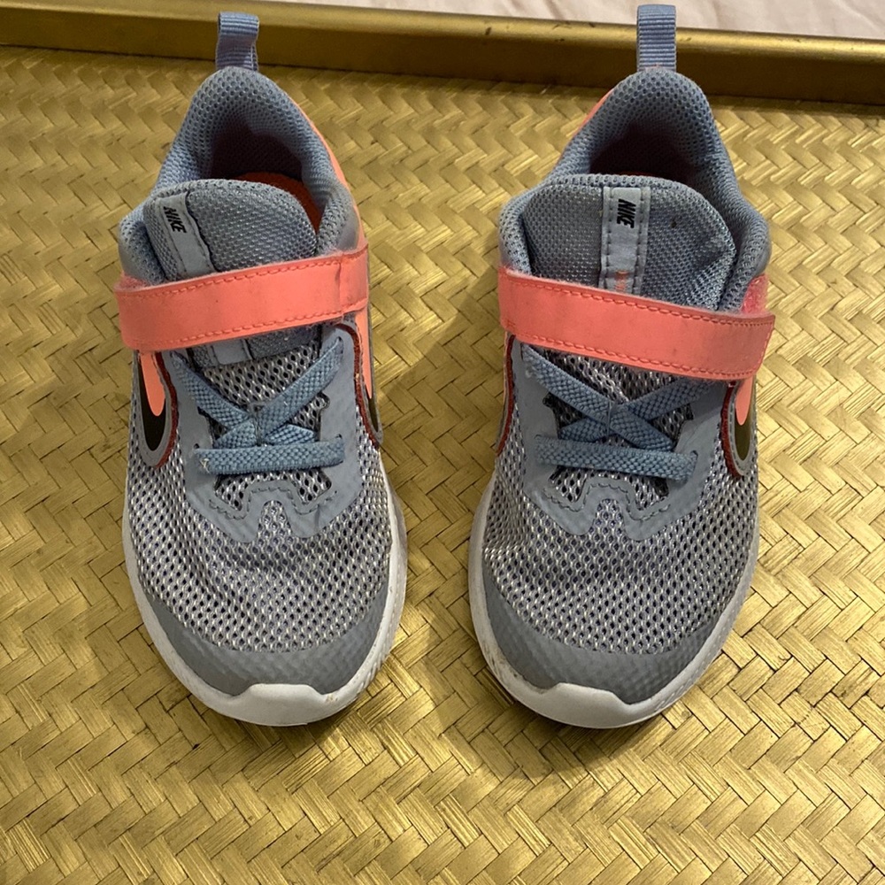 Nike running shoes toddler girls 9c